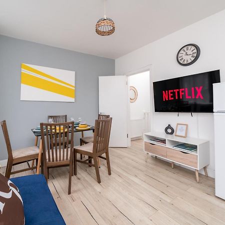Modern 2 Bed East London Home By Rebby Properties Sleeps 5 Near Canning Town Station מראה חיצוני תמונה